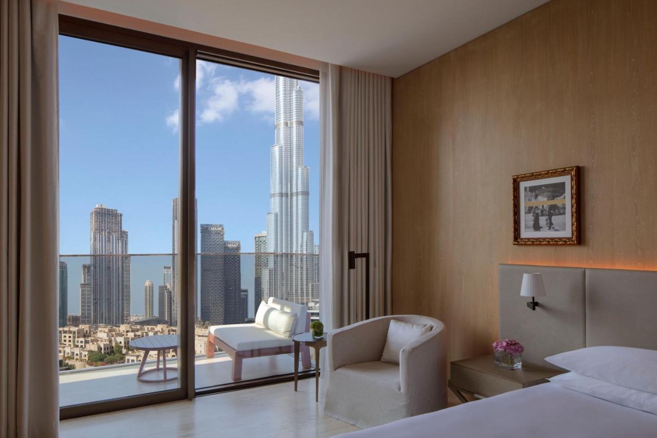The Dubai Edition Eksteriør bilde A guest room at the Address Downtown Dubai