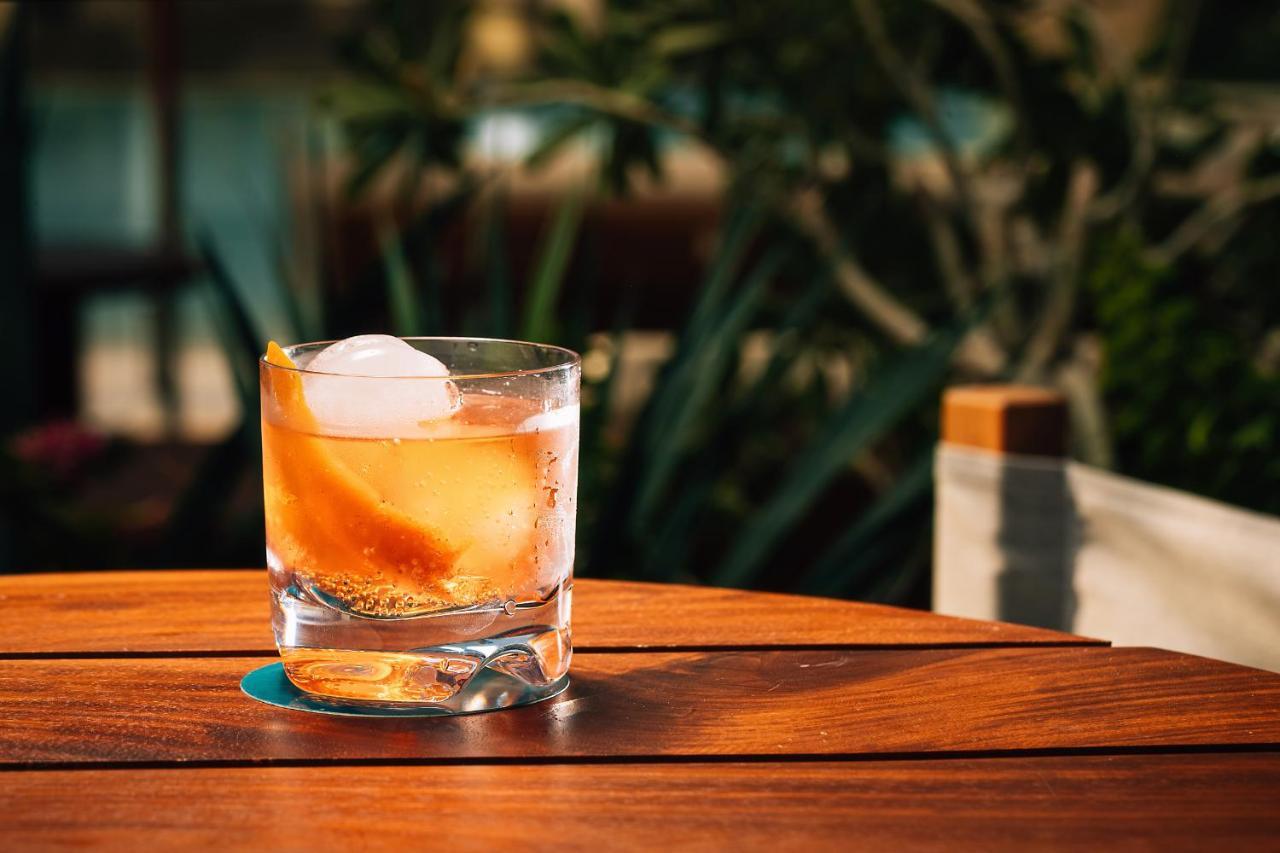 The Dubai Edition Eksteriør bilde Old fashioned