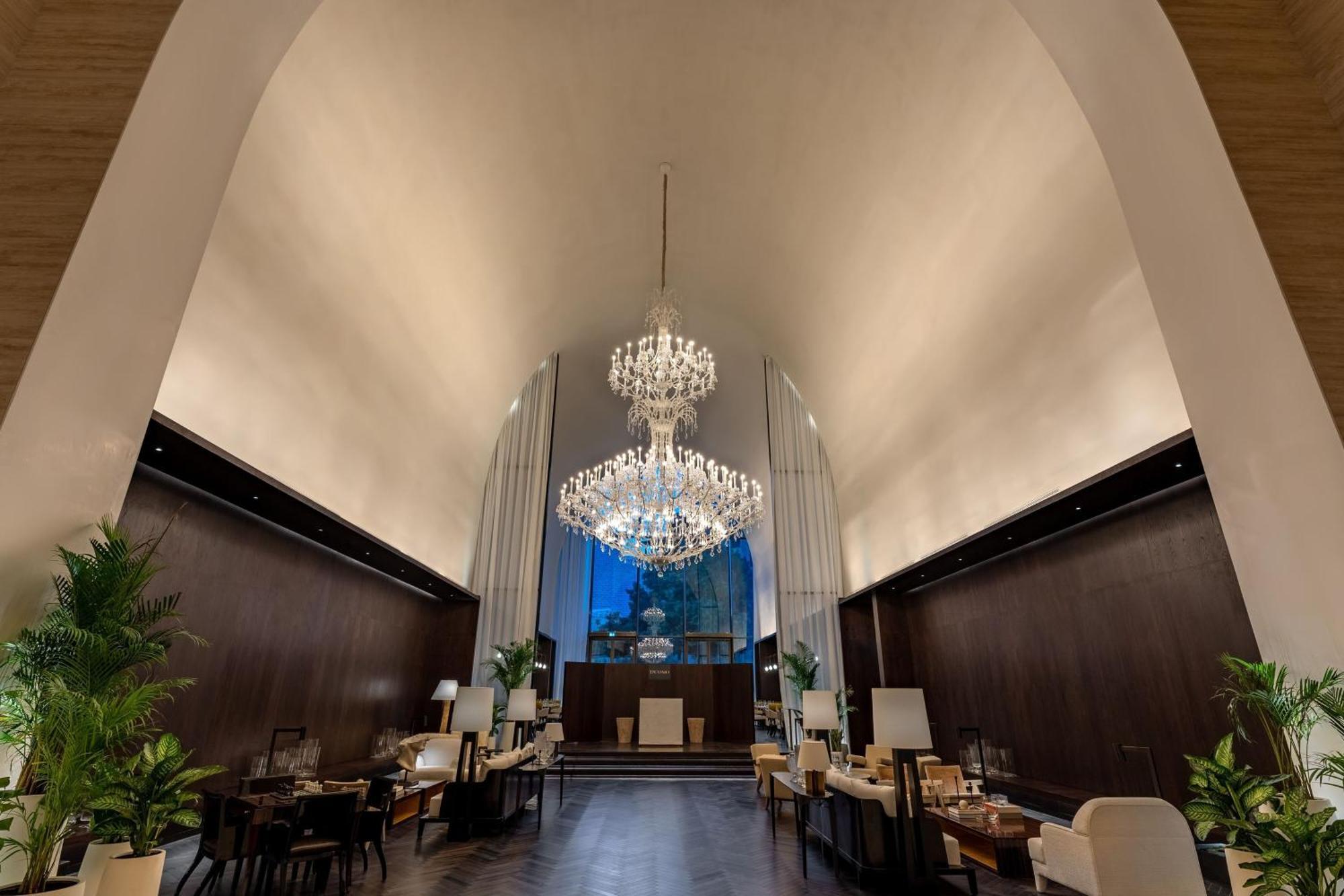 The Dubai Edition Eksteriør bilde The interior of the church