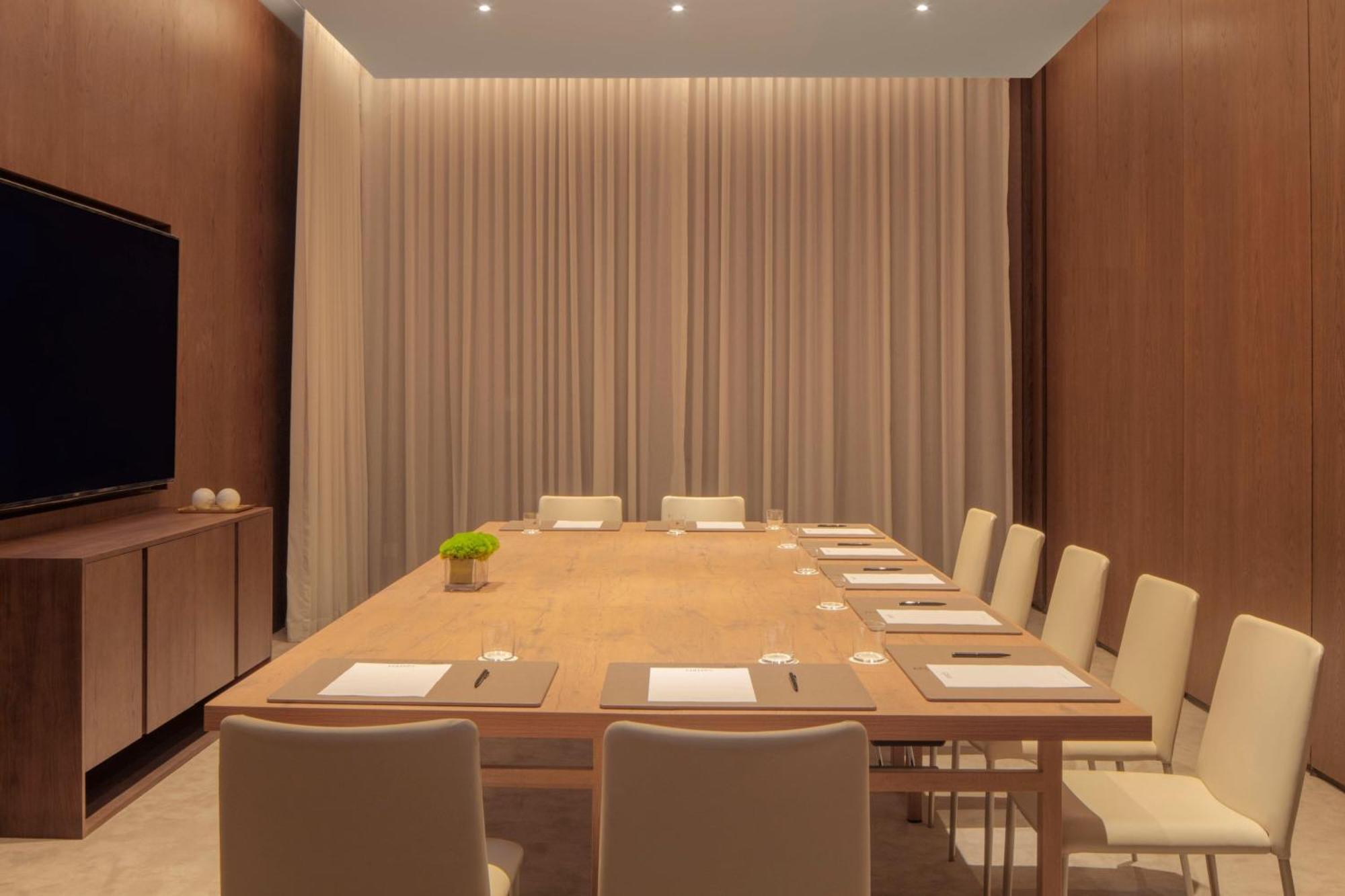The Dubai Edition Eksteriør bilde Meeting room