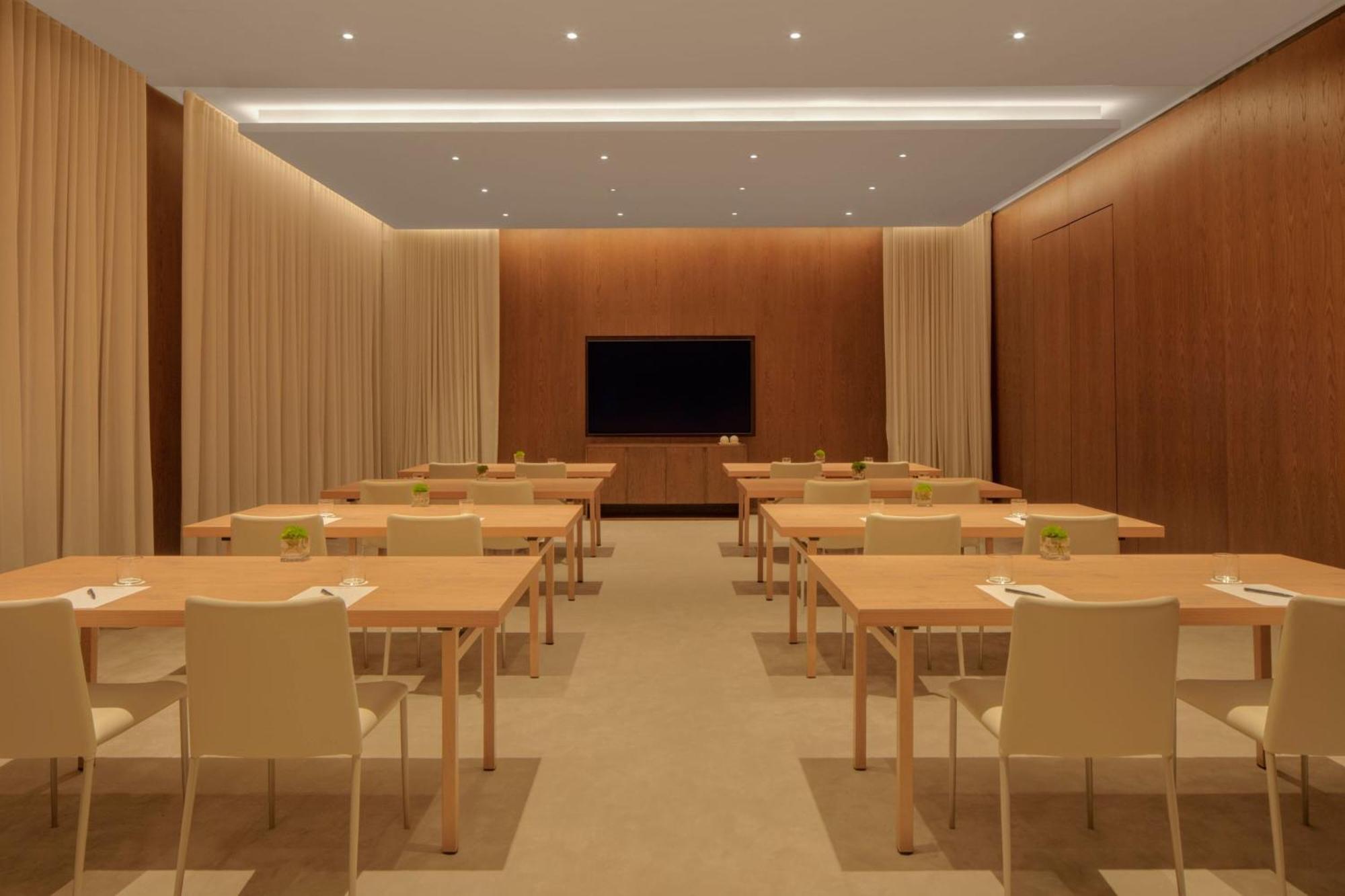 The Dubai Edition Eksteriør bilde A meeting room